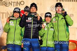 24.02.2013, Val di Fiemme, Italy (ITA):  (l-r) Yuki Ito (JPN), Fischer, Daiki Ito (JPN), Fischer, Sara Takanashi (JPN), Elan and Taku Takeuchi (JPN), Fischer - FIS nordic world ski championships, ski jumping, mixed team HS106, Val di Fiemme (ITA). www.nordicfocus.com. © Laiho/NordicFocus. Every downloaded picture is fee-liable.
