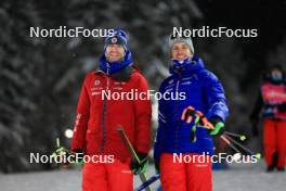 02.12.2023, Oestersund, Sweden, (SWE): Lowell Bailey (USA), Emil Bormetti (ITA), coach Team USA (l-r) - IBU World Cup Biathlon, sprint men, Oestersund (SWE). www.nordicfocus.com. © Manzoni/NordicFocus. Every downloaded picture is fee-liable.