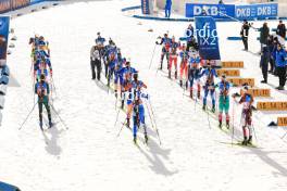 10.12.2023, Hochfilzen, Austria (AUT): Event Feature: Race start - IBU World Cup Biathlon, relay men, Hochfilzen (AUT). www.nordicfocus.com. © Manzoni/NordicFocus. Every downloaded picture is fee-liable.