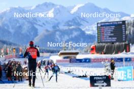 07.12.2023, Hochfilzen, Austria (AUT): Event Feature: Norwegian team staff waits at the shooting range - IBU World Cup Biathlon, training, Hochfilzen (AUT). www.nordicfocus.com. © Manzoni/NordicFocus. Every downloaded picture is fee-liable.
