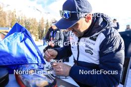 15.12.2023, Lenzerheide, Switzerland (SUI): Siegfried Mazet (FRA) coach team Norway - IBU World Cup Biathlon, sprint men, Lenzerheide (SUI). www.nordicfocus.com. © Manzoni/NordicFocus. Every downloaded picture is fee-liable.