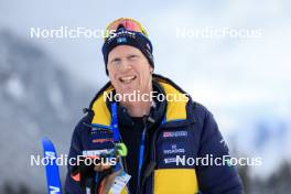 15.12.2023, Lenzerheide, Switzerland (SUI): Mattias Jr. Nilsson of Sweden, coach Team Sweden - IBU World Cup Biathlon, sprint men, Lenzerheide (SUI). www.nordicfocus.com. © Manzoni/NordicFocus. Every downloaded picture is fee-liable.