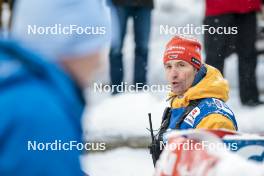 25.11.2023, Ruka, Finland (FIN): Peter Schlickenrieder (GER), coach of Germany - FIS world cup cross-country, 10km, Ruka (FIN). www.nordicfocus.com. © Modica/NordicFocus. Every downloaded picture is fee-liable.