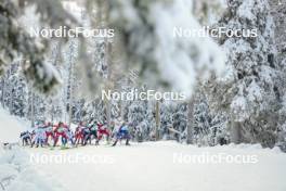 26.11.2023, Ruka, Finland (FIN): Heidi Weng (NOR), Margrethe Bergane (NOR), Anne Kjersti Kalvaa (NOR), Delphine Claudel (FRA), Victoria Carl (GER), Astrid Oeyre Slind (NOR), Frida Karlsson (SWE), Jessie Diggins (USA), (l-r)  - FIS world cup cross-country, mass, Ruka (FIN). www.nordicfocus.com. © Modica/NordicFocus. Every downloaded picture is fee-liable.