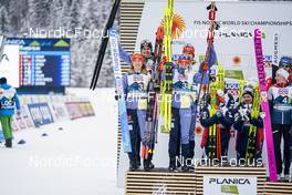 26.02.2023, Planica, Slovenia (SLO): Nathalie Armbruster (GER), Jenny Nowak (GER), Vinzenz Geiger (GER), Julian Schmid (GER), (l-r)  - FIS nordic world ski championships nordic combined men, mixed team HS100/4x5km, Planica (SLO). www.nordicfocus.com. © Thibaut/NordicFocus. Every downloaded picture is fee-liable.