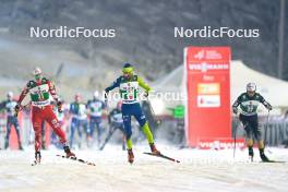 24.11.2023, Ruka, Finland (FIN): Martin Fritz (AUT), Gasper Brecl (SLO), Akito Watabe (JPN), (l-r)  - FIS world cup nordic combined men, compact HS142/7.5km, Ruka (FIN). www.nordicfocus.com. © Thibaut/NordicFocus. Every downloaded picture is fee-liable.