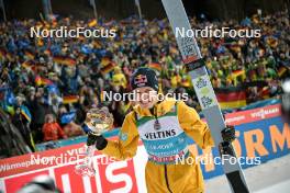 29.12.2023, Oberstdorf, Germany (GER): Andreas Wellinger (GER), (l-r) - FIS world cup ski jumping men, four hills tournament, individual HS137, Oberstdorf (GER). www.nordicfocus.com. © Reichert/NordicFocus. Every downloaded picture is fee-liable.