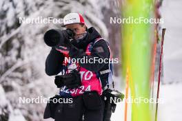 10.01.2024, Ruhpolding, Germany (GER): Event Feature: photographer Kevin Voigt at wok- IBU World Cup Biathlon, relay women, Ruhpolding (GER). www.nordicfocus.com. © Thibaut/NordicFocus. Every downloaded picture is fee-liable.
