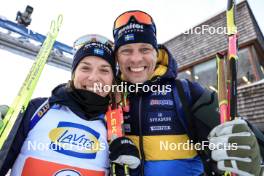 10.01.2024, Ruhpolding, Germany (GER): Anna Magnusson (SWE), Johan Hagstroem (SWE), coach Team Sweden, (l-r) - IBU World Cup Biathlon, relay women, Ruhpolding (GER). www.nordicfocus.com. © Manzoni/NordicFocus. Every downloaded picture is fee-liable.
