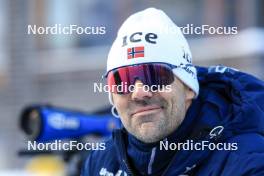 10.01.2024, Ruhpolding, Germany (GER): Siegfried Mazet (FRA) coach team Norway - IBU World Cup Biathlon, relay women, Ruhpolding (GER). www.nordicfocus.com. © Manzoni/NordicFocus. Every downloaded picture is fee-liable.