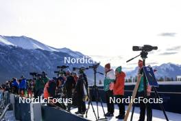 15.03.2024, Canmore, Canada (CAN): Event Feature: Coaches at the shooting range with telescopes - IBU World Cup Biathlon, sprint men, Canmore (CAN). www.nordicfocus.com. © Manzoni/NordicFocus. Every downloaded picture is fee-liable.