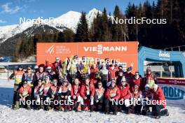 03.02.2024, Seefeld, Austria (AUT): Gyda Westvold Hansen (NOR),  Riiber Jarl Magnus (NOR), Ida Marie Hagen (NOR), (l-r)  - FIS world cup nordic combined women, individual gundersen HS109/5km, Seefeld (AUT). www.nordicfocus.com. © Modica/NordicFocus. Every downloaded picture is fee-liable.