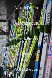 19.01.2024, Zakopane, Poland (POL): industry feature: skis, Fischer, fluege.de, BWT, Slatnar, VanDeer Sports - FIS world cup ski jumping men, training, Zakopane (POL). www.nordicfocus.com. © Reichert/NordicFocus. Every downloaded picture is fee-liable.