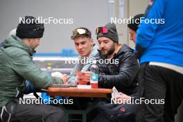 22.02.2024, Oberstdorf, Germany (GER): feature: staff playing cards while waiting  - FIS world cup ski jumping men, training, Oberstdorf (GER). www.nordicfocus.com. © Reichert/NordicFocus. Every downloaded picture is fee-liable
