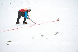 21.03.2024, Planica, Slovenia (SLO): feature: ski from Casey Larson (USA) after crash - FIS world cup ski flying men, training, Planica (SLO). www.nordicfocus.com. © Reichert/NordicFocus. Every downloaded picture is fee-liable.