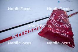 03.03.2024, Saelen-Mora, Sweden (SWE): Vasaloppet bag on Madshus ski - Ski Classics Vasaloppet, Saelen-Mora (SWE). www.nordicfocus.com. © Reichert/NordicFocus. Every downloaded picture is fee-liable.