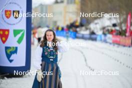 07.04.2024, Bardufoss-Finnsnes, Norway (NOR): Event Feature: Ceremony girl - Ski Classics Summit 2 Senja, Bardufoss-Finnsnes (NOR). www.nordicfocus.com. © Reichert/NordicFocus. Every downloaded picture is fee-liable.