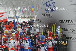 Cross-Country - FIS World Cup Cross Country  - Tour de Ski - Pursuit - Oberstdorf (GER): Waiting at the gate in the finish