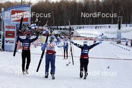 Cross-Country - FIS Nordic World Ski Championchips cross-country, ladiesÇrelay 4x5km C/F - Sapporo (JPN): FIN finishing, Virpi Kuitunen (FIN) crossed finish line