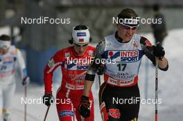 FIS Nordic World Ski Championchips - Cross Country 30 km C Mass start women - Sapporo (JPN) - 03.03.07: Viola Bauer (GER), behind Marit Bjoergen (NOR) 