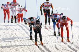 Cross-Country - FIS Nordic World Ski Championchips cross-country, relay men 4x10 km, 02.03.07 - Sapporo (JPN): Vincent Vittoz (FRA), Odd-Bjoern Hjelmeset (NOR) in front.