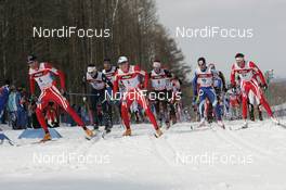 Cross-Country - FIS Nordic World Ski Championchips cross-country, menÇs 50 km classical mass start, 05.03.07 - Sapporo (JPN): Odd-Bjoern Hjelmeset (NOR) left, Eldar Roenning (NOR) mi