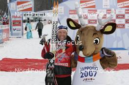 Cross-Country - FIS Nordic World Ski Championchips cross-country, menÇs 50 km classical mass start, 05.03.07 - Sapporo (JPN): Odd-Bjoern Hjelmeset (NOR) - mascott