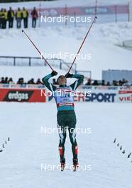 FIS Nordic World Ski Championchips - Nordic Combined Team - Sapporo (JPN) - 25.02.07: Hannu Manninen (FIN) cheering on the finish line