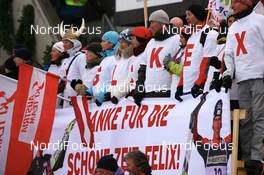 Nordic Combined - FIS World Cup nordic combined, sprint HS128/7.5km, 18.03.07 - Holmenkollen (NOR): fans of Felix Gottwald (AUT).