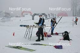 28.12.07, Nove Mesto, Czech Republic (CZE): feature -Swedish ski men prepairing for the race - FIS world cup cross-country, tour de ski, prologue women, Nove Mesto (CZE). www.nordicfocus.com. c Hemmersbach/NordicFocus. Every downloaded picture is fee-liable.