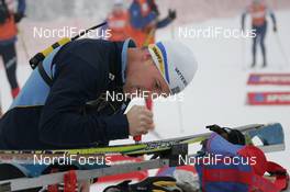 28.12.07, Nove Mesto, Czech Republic (CZE): feature -Swedish skiman prepairing for the race - FIS world cup cross-country, tour de ski, prologue women, Nove Mesto (CZE). www.nordicfocus.com. c Hemmersbach/NordicFocus. Every downloaded picture is fee-liable.