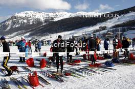 16.12.2007, Livigno, Italy (ITA): skis ready for the race - Worldloppet La Sgambeda, Livigno (ITA). www.nordicfocus.com. c Felgenhauer/NordicFocus. Every downloaded picture is fee-liable.