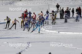 15.12.2007, Livigno, Italy (ITA): The first corner after the start - Worldloppet La Sgambeda, Minisgambeda, Kids Race,  Livigno (ITA). www.nordicfocus.com. c Felgenhauer/NordicFocus. Every downloaded picture is fee-liable.