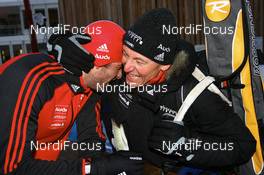 12.01.2008, Ruhpolding, Germany (GER): Simon Hallenbarter (SUI) and Manfred Geyer (GER), headcoach Switzerland - IBU world cup biathlon, sprint men, Ruhpolding (GER). www.nordicfocus.com. c Manzoni/NordicFocus. Every downloaded picture is fee-liable.