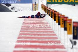 21.12.2008, Hochfilzen, Austria (AUT): Great Britain all alone at the shooting range - IBU world cup biathlon, relay women, Hochfilzen (AUT). www.nordicfocus.com. © Felgenhauer/NordicFocus. Every downloaded picture is fee-liable.