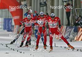 29.12.2008, Prag, Czech Republic (CZE): Group, in front Tor Arne Hetland (NOR), Rossignol, Swix, behind Eldar Roenning (NOR), Rossignol, Rottefella, Swix, behind Tord Asle Gjerdalen (NOR), Atomic, Salomon, One Way, Swix  - FIS world cup cross-country, tour de ski, individual sprint, Prag (CZE). www.nordicfocus.com. © Hemmersbach/NordicFocus. Every downloaded picture is fee-liable.