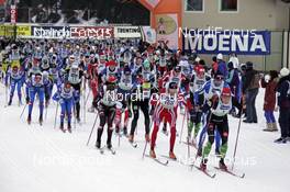 27.01.2008, Molina di Fiemme, Italy (ITA): start - Worldloppet Marcialonga, Molina di Fiemme (ITA). www.nordicfocus.com. c Felgenhauer/NordicFocus. Every downloaded picture is fee-liable.