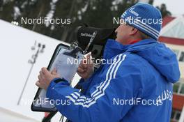 27.03.2009, Khanty-Mansiysk, Russia (RUS): Russian Coach with target board - IBU world cup biathlon, training, Khanty-Mansiysk (RUS). www.nordicfocus.com. © Manzoni/NordicFocus. Every downloaded picture is fee-liable.