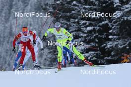 13.12.2009, Davos, Switzerland (SUI): group, in front Vesna Fabjan (SLO), Fischer, Rottefella, Alpina, Swix , behind Kikkan Randall (USA), Fischer, Salomon  - FIS world cup cross-country, individual sprint, Davos (SUI). www.nordicfocus.com. © Hemmersbach/NordicFocus. Every downloaded picture is fee-liable.