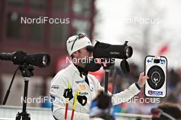 10.12.2011, Hochfilzen, Austria (AUT): finish coach while zeroing - IBU world cup biathlon, pursuit women, Hochfilzen (AUT). www.nordicfocus.com. © Felgenhauer/NordicFocus. Every downloaded picture is fee-liable.