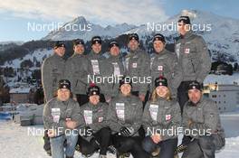 08.12.2011, Davos, Switzerland (SUI): Team Canada: Perianne Jones (CAN), Fischer, Rottefella, Alpina, One Way, Chandra Crawford (CAN), Fischer, Rottefella, Swix, Daria Gaiazova (CAN), Rossignol, Rottefella, Swix, OneWay, Ivan Babikov (CAN), Salomon, One Way, Devon Kershaw (CAN), Fischer, Salomon, Swix, Alex Harvey (CAN), Fischer, Salomon, Swix, Lenny Valjas (CAN), Fischer, Rottefella, Alpina, Swix, OneWay - FIS world cup cross-country, training, Davos (SUI). www.nordicfocus.com. © Manzoni/NordicFocus. Every downloaded picture is fee-liable.