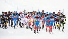 05.01.2013, Val di Fiemme, Italy (ITA): the leading group in  the uphill with Dario Cologna (SUI), Thomas Moriggl (ITA), Marcus Hellner (SWE), Alex Harvey (CAN), Andrey Larkov (RUS), Alexander Bessmertnykh (RUS), Jean Marc Gaillard (FRA) - FIS world cup cross-country, tour de ski, mass men, Val di Fiemme (ITA). www.nordicfocus.com. © Felgenhauer/NordicFocus. Every downloaded picture is fee-liable.