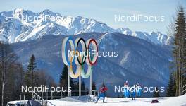 07.02.2014, Sochi, Russia (RUS): forerunners pass the olympic rings - XXII. Olympic Winter Games Sochi 2014, cross-country, training, Sochi (RUS). www.nordicfocus.com. © NordicFocus. Every downloaded picture is fee-liable.