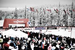 29.11.2014, Ruka, Finland (FIN):  spectators and athletes nearby the Viessmann arch - FIS world cup cross-country, individual sprint, Ruka (FIN). www.nordicfocus.com. © Felgenhauer/NordicFocus. Every downloaded picture is fee-liable.