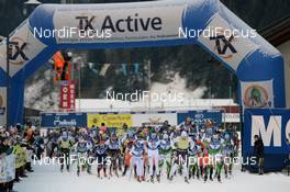26.01.2014, Val di Fassa/Val di Fiemme, Italy (ITA): start of the elite athletes - FIS Marathon Cup Marcialonga, Val di Fassa/Val di Fiemme (ITA). www.nordicfocus.com. © Rauschendorfer/NordicFocus. Every downloaded picture is fee-liable.