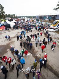 27.02.2015, Falun, Sweden (SWE): spectators on the way into the stadium - FIS nordic world ski championships, cross-country, 4x10km men, Falun (SWE). www.nordicfocus.com. © NordicFocus. Every downloaded picture is fee-liable.