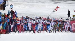 06.01.2016, Oberstdorf, Germany (GER): Ingvild Flugstad Oestberg (NOR), Kerttu Niskanen (FIN), Jessica Diggins (USA), Heidi Weng (NOR), Laura Mononen (FIN), (l-r)  - FIS world cup cross-country, tour de ski, mass women, Oberstdorf (GER). www.nordicfocus.com. © Felgenhauer/NordicFocus. Every downloaded picture is fee-liable.