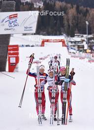09.01.2016, Val di Fiemme, Italy (ITA): Ingvild Flugstad Oestberg (NOR), Heidi Weng (NOR), Therese Johaug (NOR), (l-r)  - FIS world cup cross-country, tour de ski, mass women, Val di Fiemme (ITA). www.nordicfocus.com. © Felgenhauer/NordicFocus. Every downloaded picture is fee-liable.