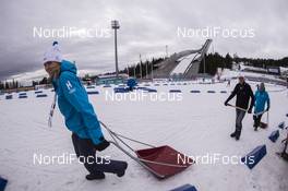 16.03.2017, Oslo, Norway (NOR): Event Feature: Volunteers work on the track -  IBU world cup biathlon, training, Oslo (NOR). www.nordicfocus.com. © Manzoni/NordicFocus. Every downloaded picture is fee-liable.