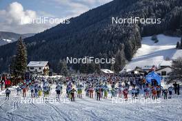 11.02.2017, Cortina-Toblach, Italy (ITA): Group of athletes (l-r)  - Ski Classics, Cortina-Toblach (ITA). www.nordicfocus.com. © Bragotto/NordicFocus. Every downloaded picture is fee-liable.